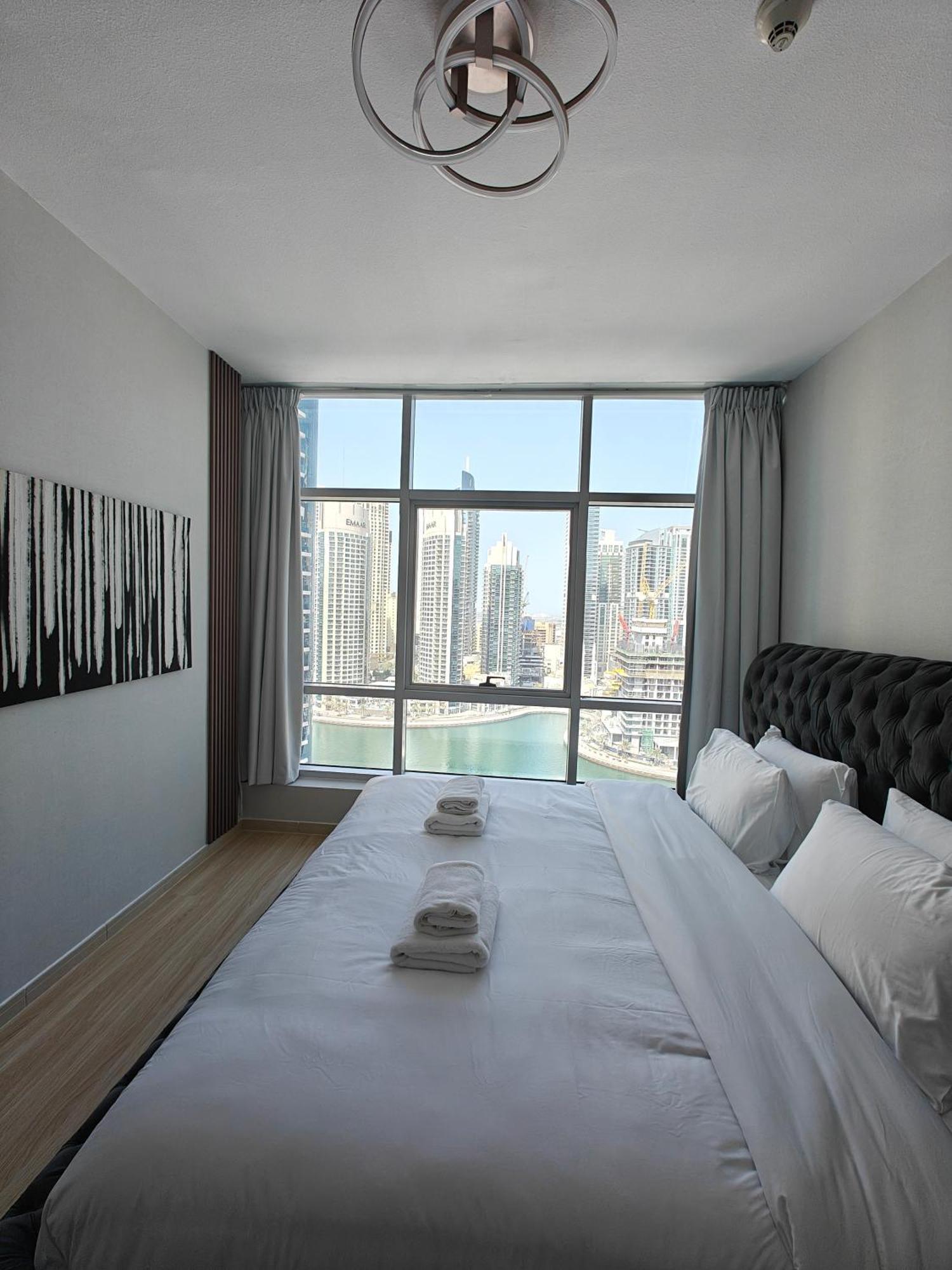 Marina View Spacious 2 Bhk Дубай