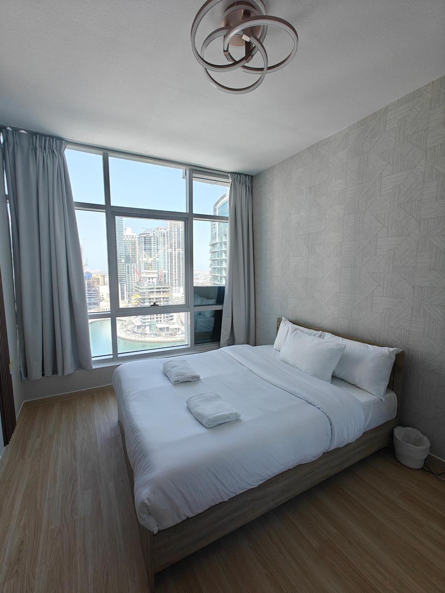 Апартаменти Marina View Spacious 2 Bhk *