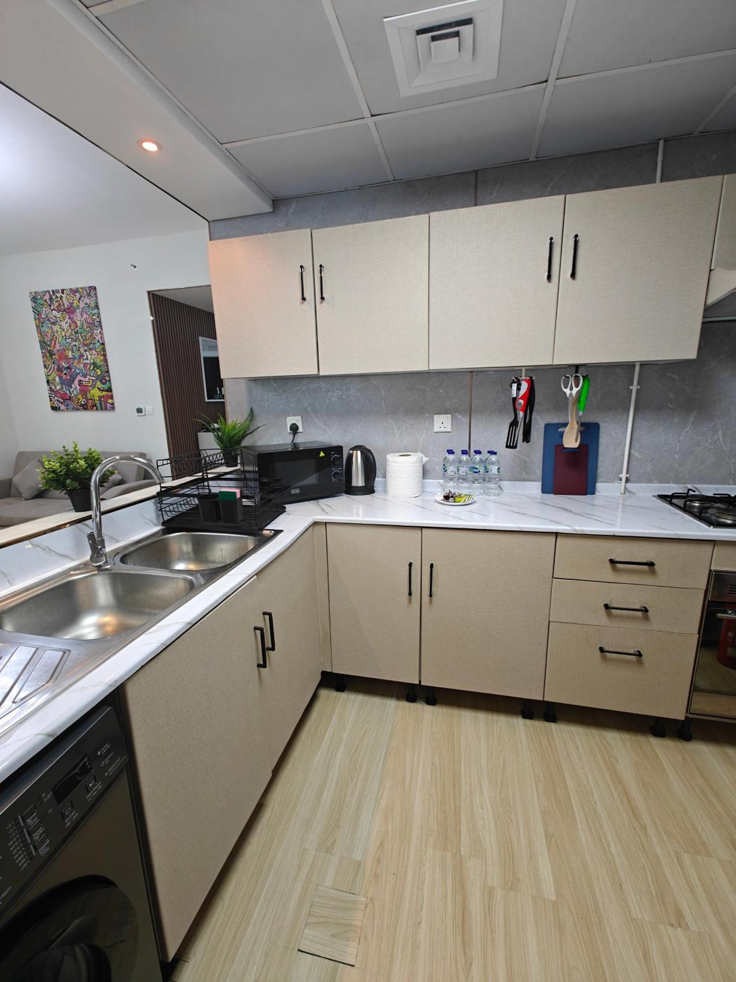 Marina View Spacious 2 Bhk Дубай