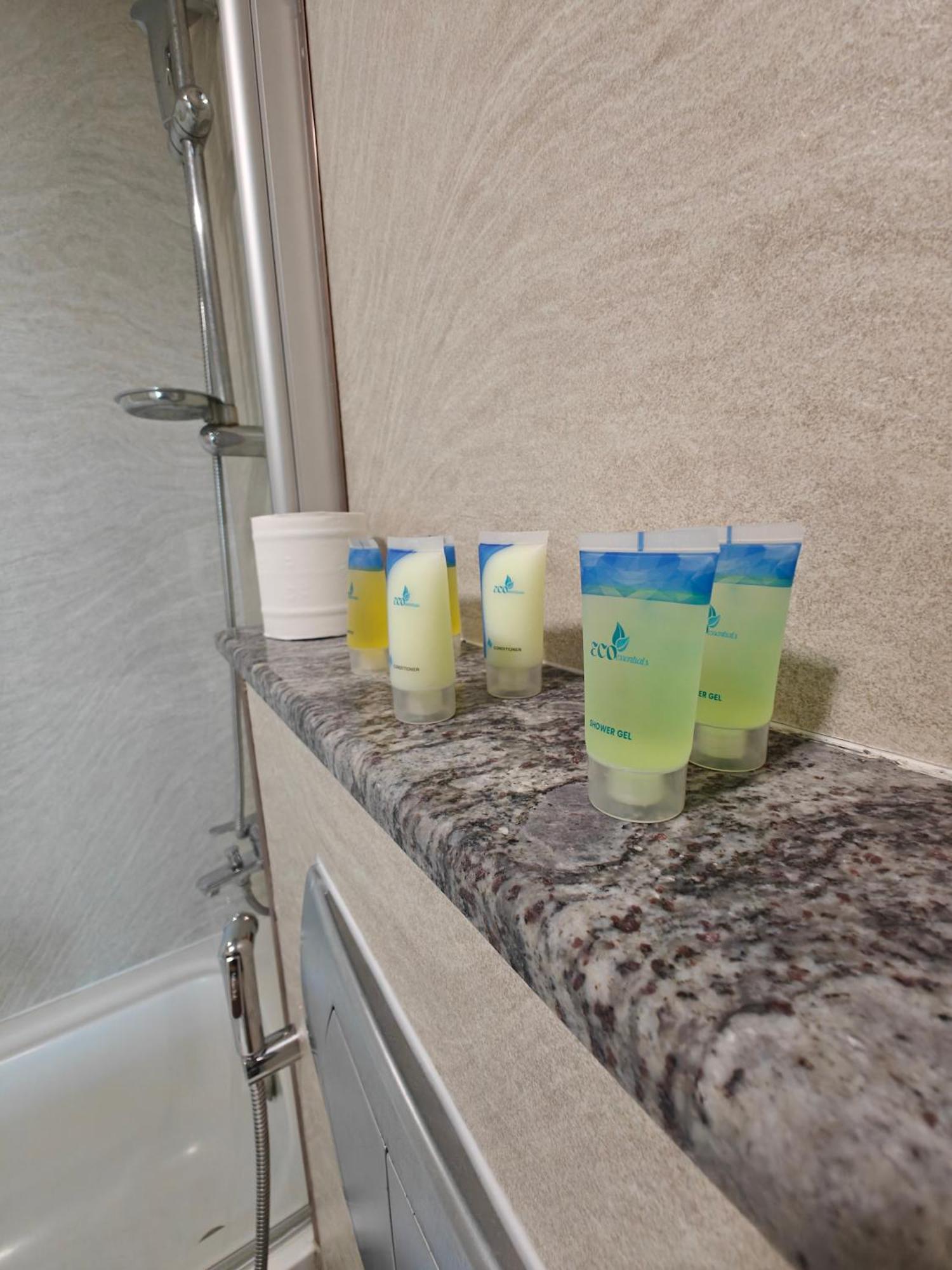 Апартаменти Marina View Spacious 2 Bhk