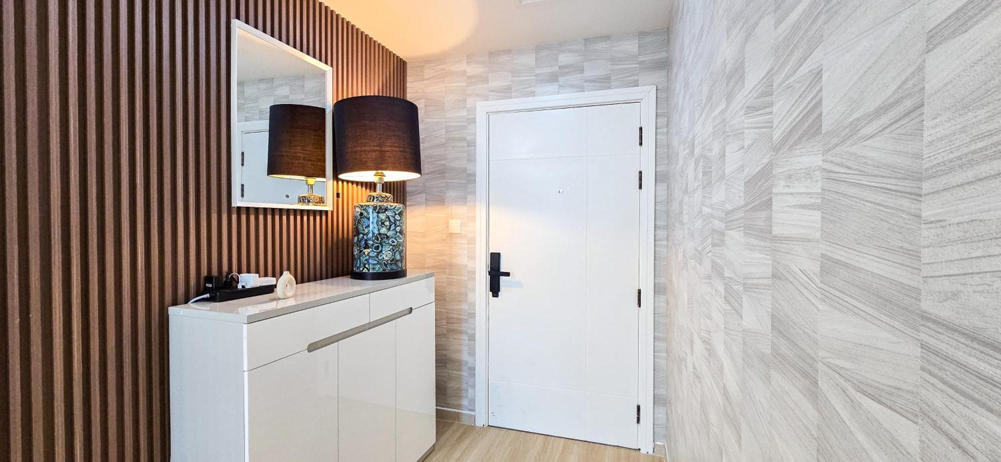 Marina View Spacious 2 Bhk Дубай