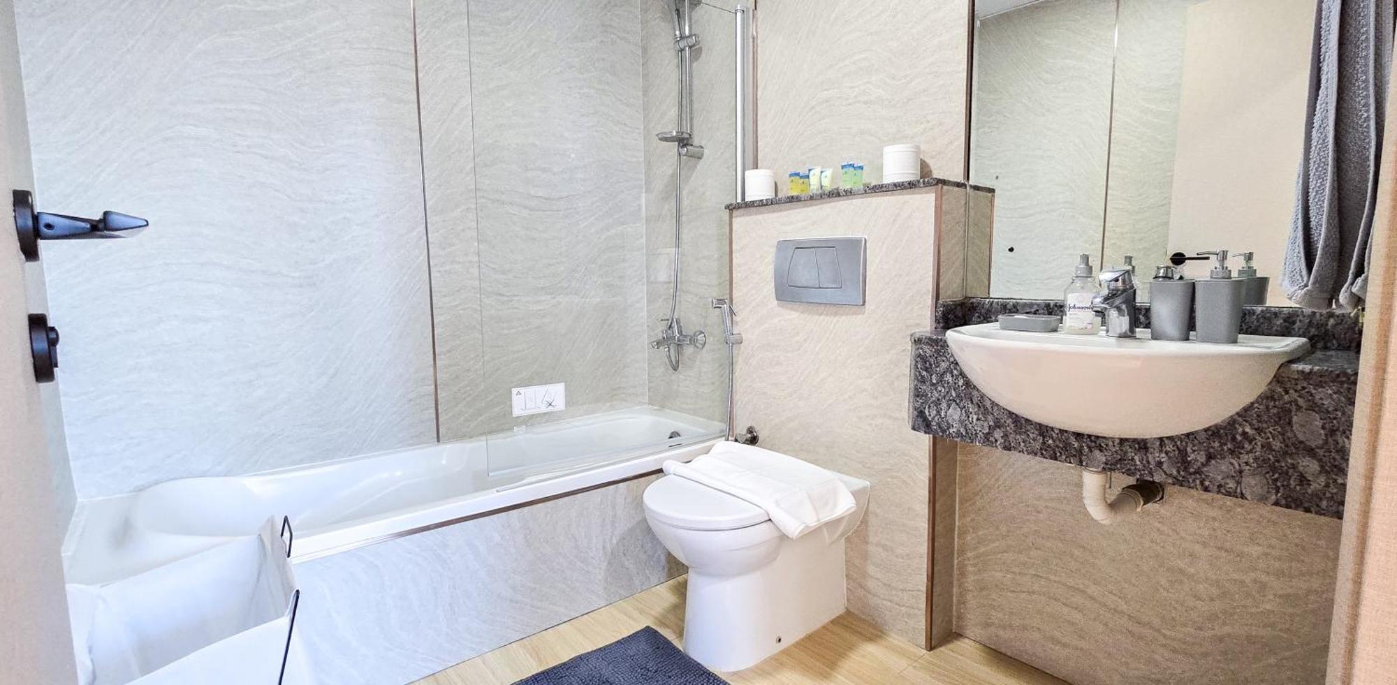Апартаменти Marina View Spacious 2 Bhk