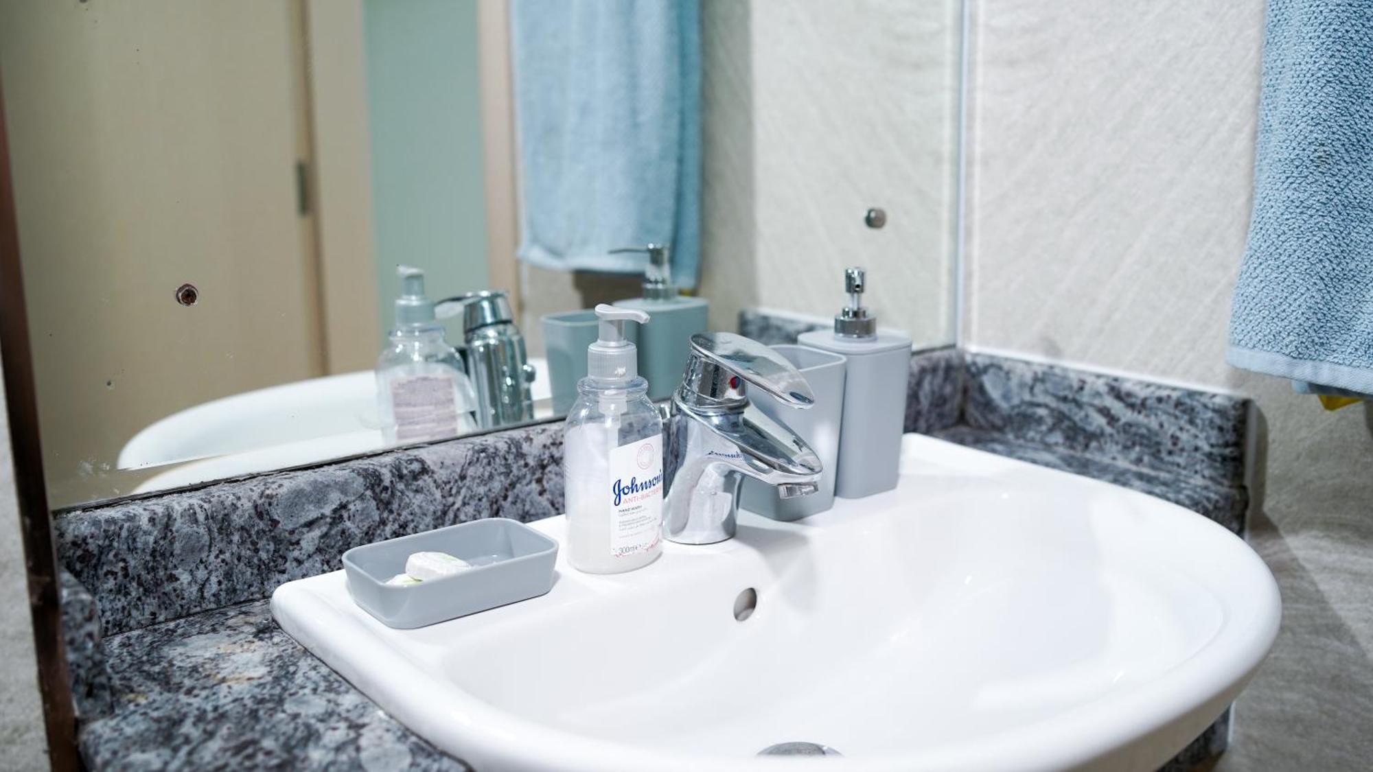 Marina View Spacious 2 Bhk * Дубай