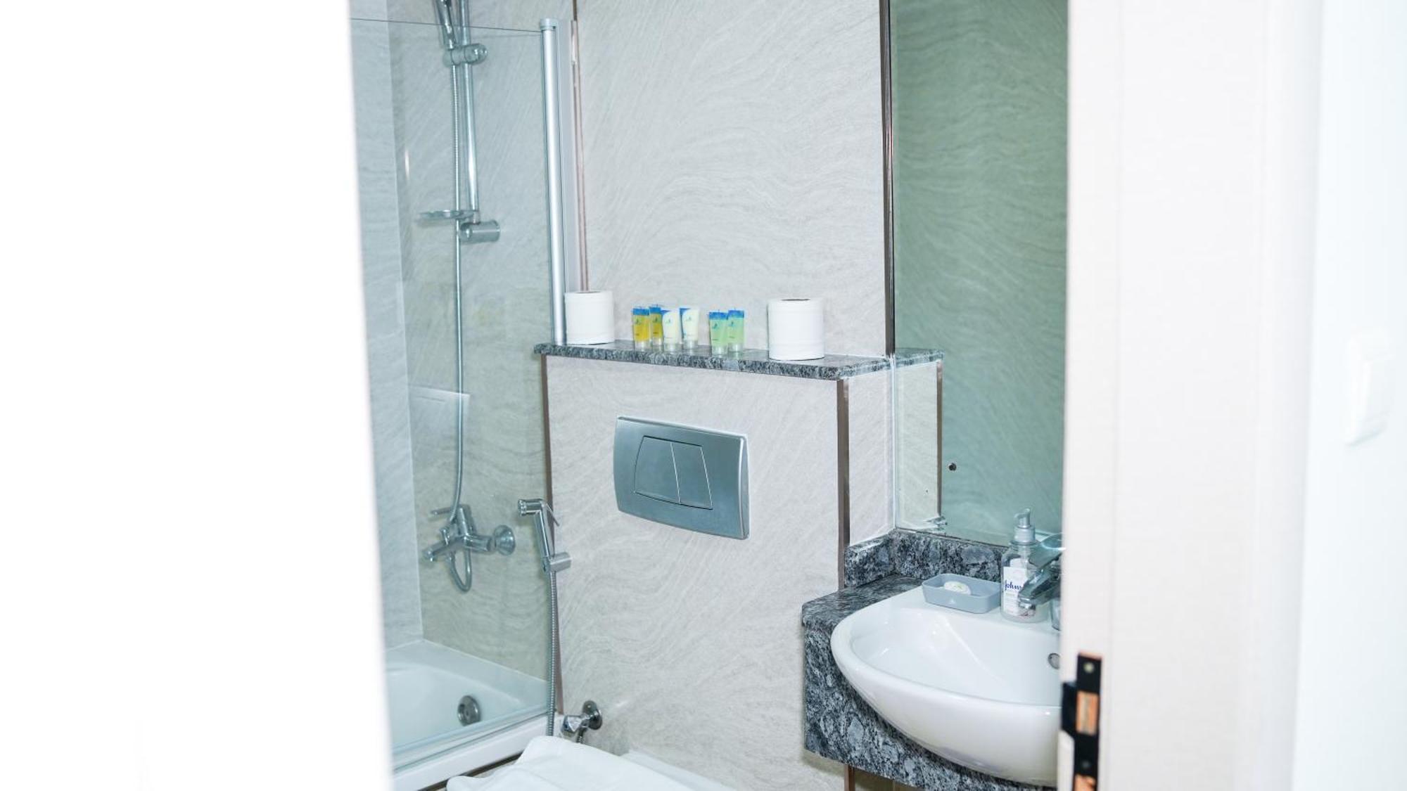 Marina View Spacious 2 Bhk Апартаменти *